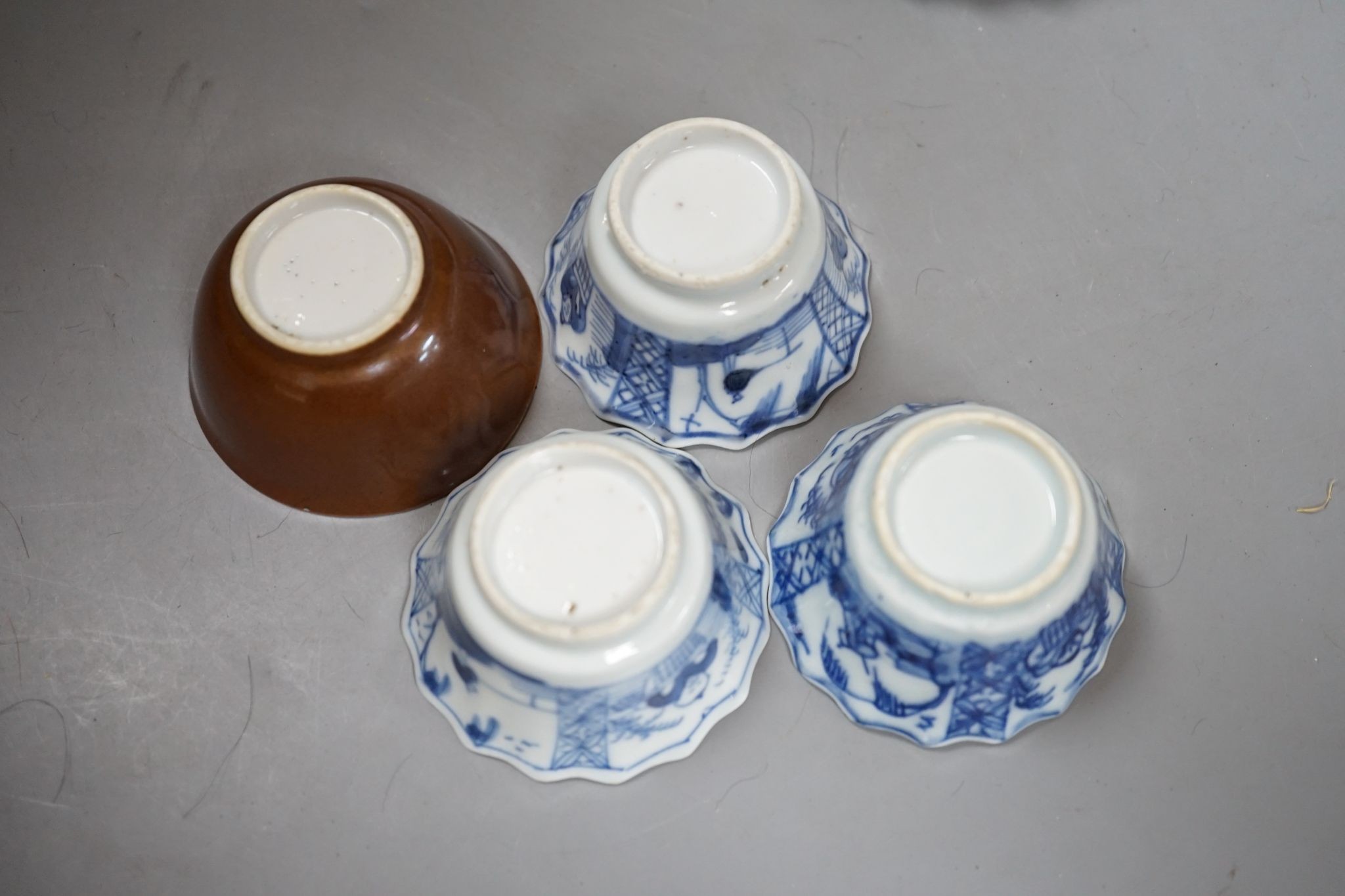 Chinese export cups and saucers - 11 items